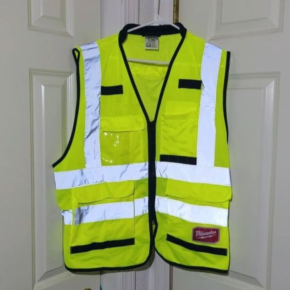 Milwaukee High Visibility Vest L/XL Type R Class 2